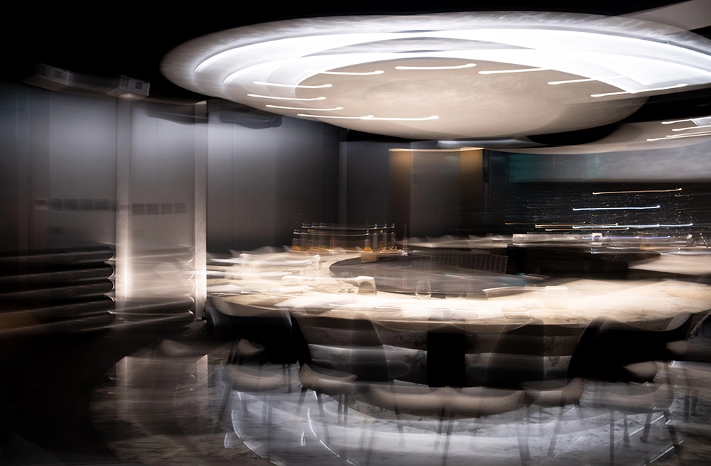 以太空為核心意象的造型燈光與紋理細節設計